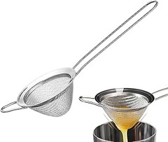 Aprende a usar un colador de cócteles correctamente