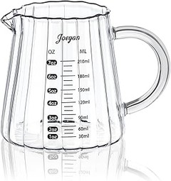 ¿Qué diferencia hay entre una jarra medidora y un jigger?