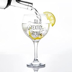 Las mejores tiendas en línea para comprar copas de cóctel grabadas