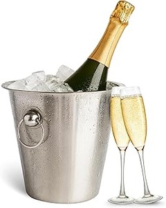 Cómo limpiar y mantener tu cubitera para champán y cava